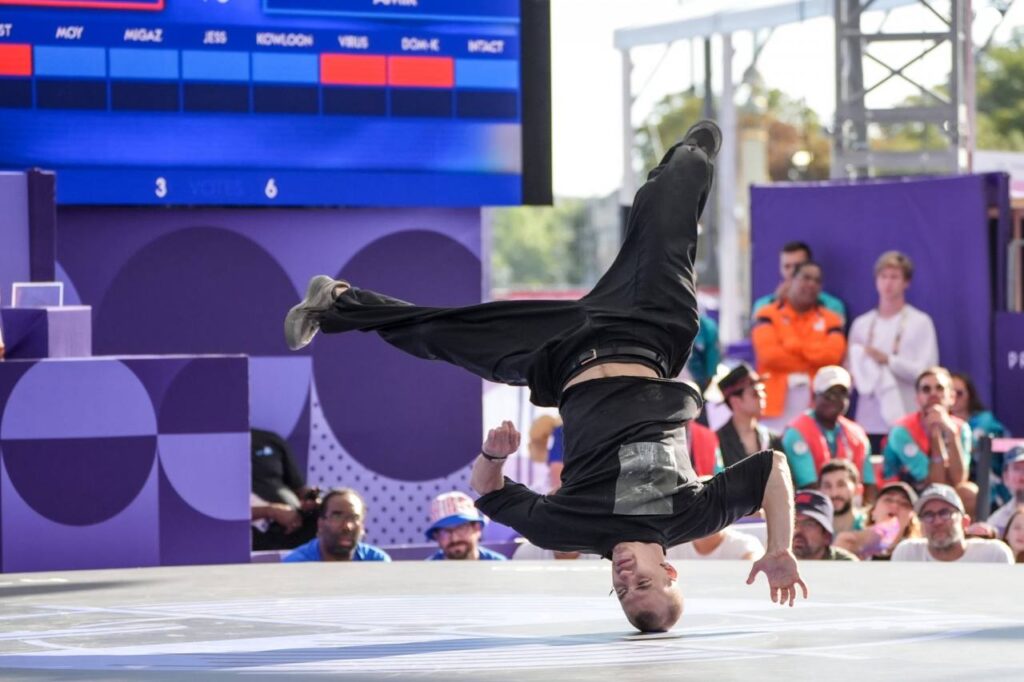 Победу на ЧМ в Дубае одержал лидер команды Казахстана по брейкингу