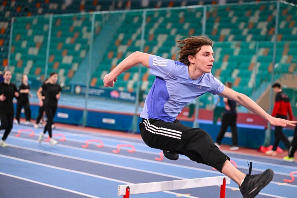 Сразу на два крупных турнира отправились казахстанские спортсмены