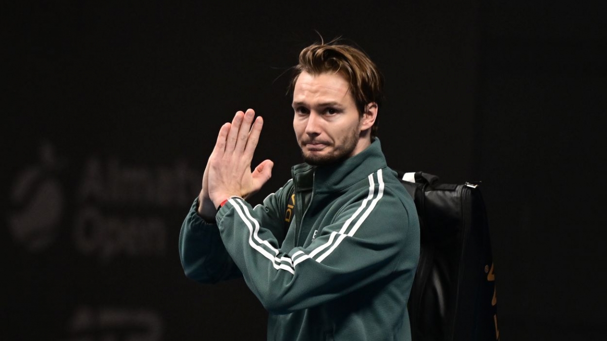 Бублик снялся с полуфинала Almaty Open из-за травмы